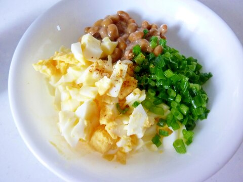 ☆ゆで卵とねぎ入り　ピリ辛納豆☆